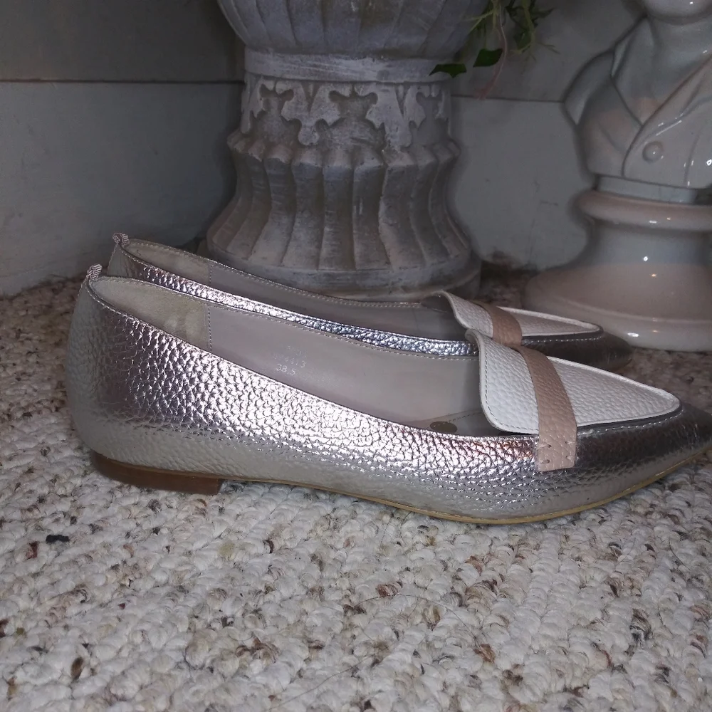 Boden Cordelia Silver & White Pebbled Leather, Color Blocked Pointed Toe Loafers - Picture 2 of 8